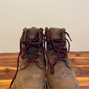 Size 9, brown Kodiak boots.